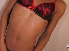 Sexy T-Ebony Maddison Poses In Underwear 3